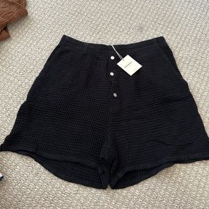 NWT Donni. Black Waffle Henley Short